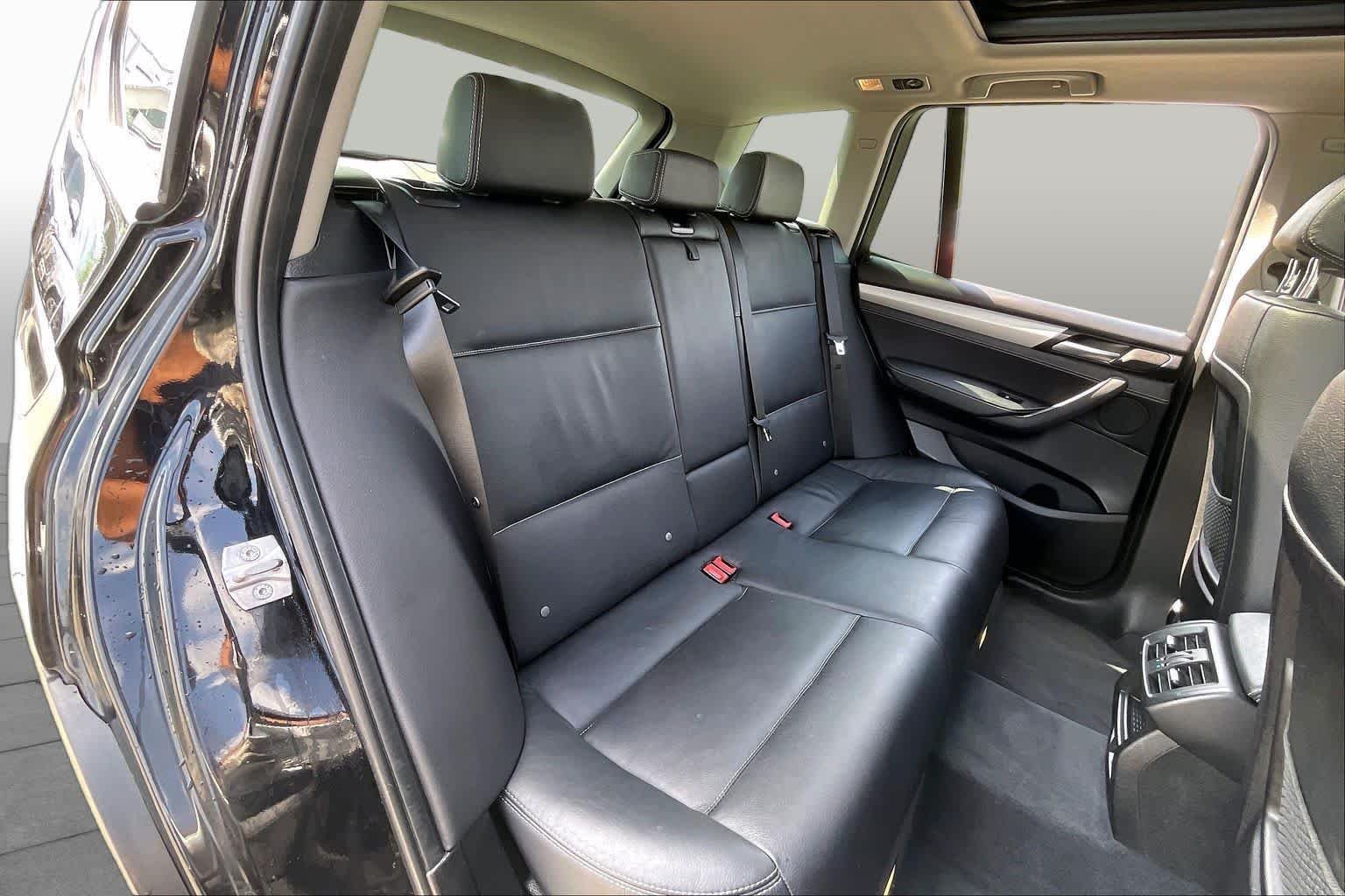 Used 2014 Black Sapphire Metallic BMW xDrive28i image 19