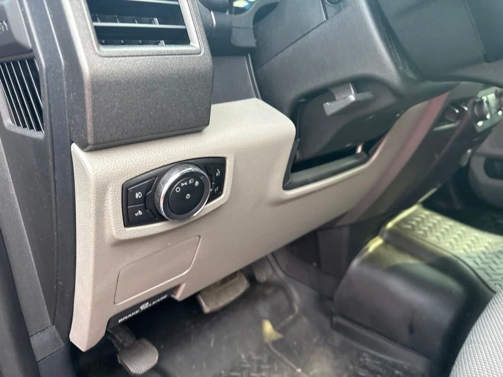Used 2021 Blue Ford XL image 12