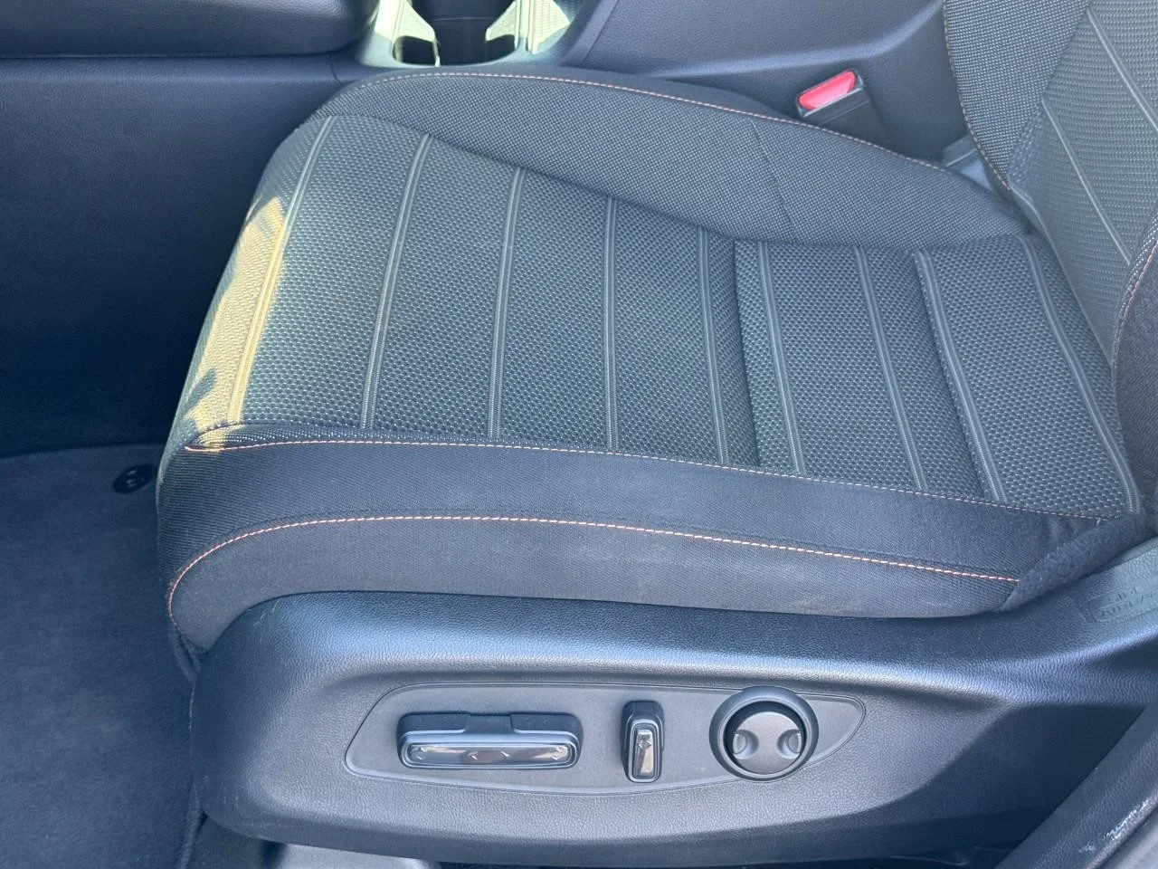Certified Used 2025 Solar Silver Metallic Honda Sport image 18