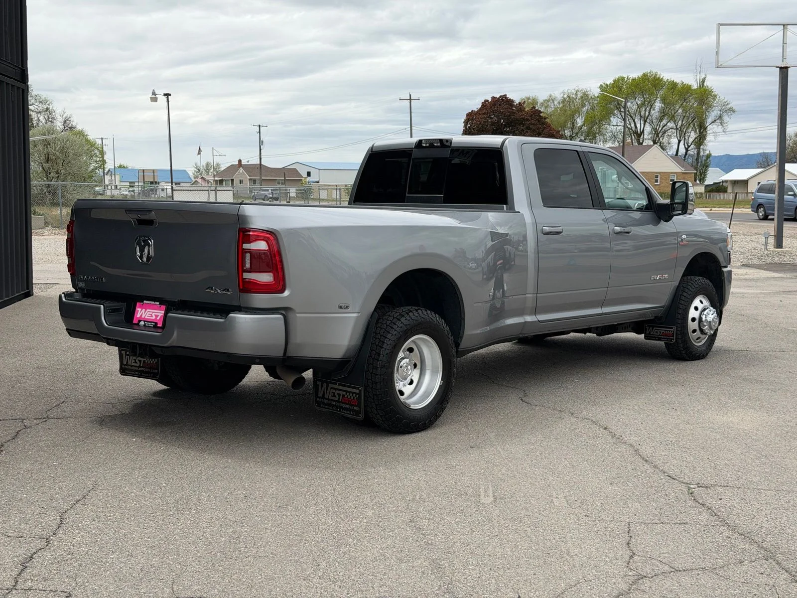 Used 2024 Silver Ram Laramie image 7
