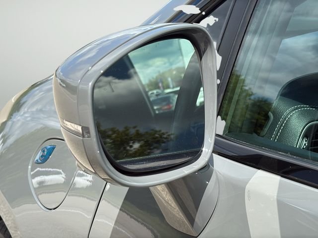 Used 2021 White Chrysler Touring L image 10