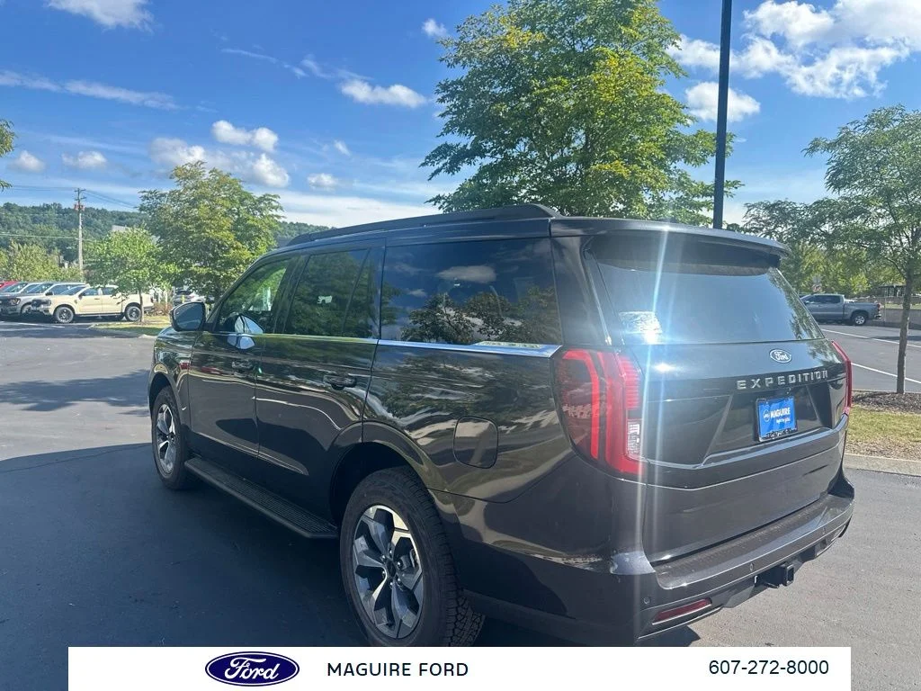 New 2027 Dark Matter Gray Metallic Ford Active image 6