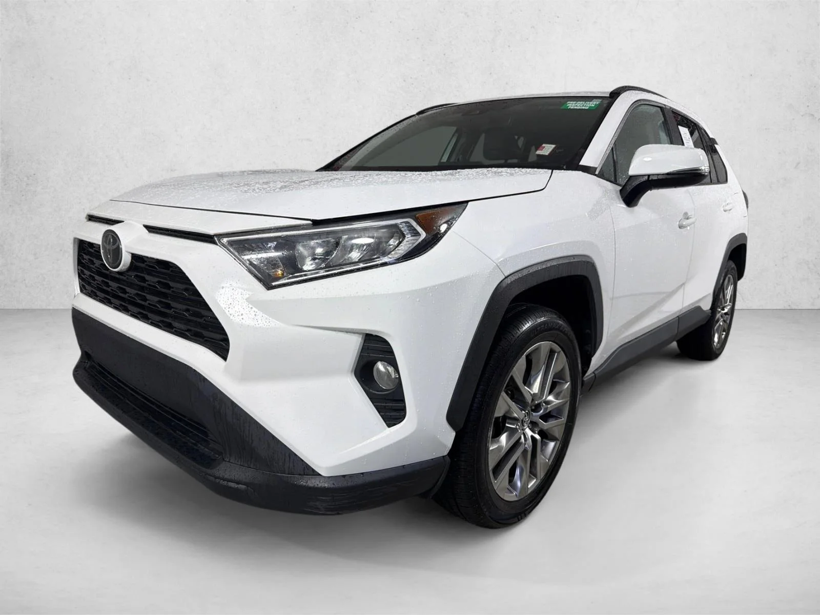 Used 2020 White Toyota XLE Premium image 8