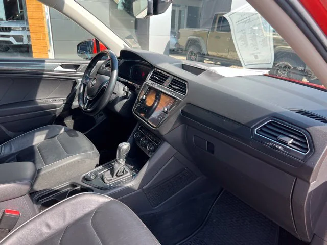 Used 2019 Red Volkswagen 2.0T SEL Premium image 28