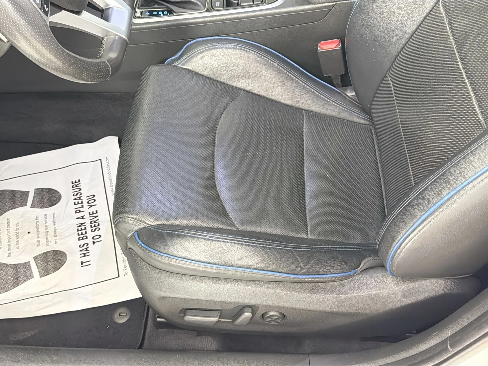 Used 2019 White Hyundai Limited image 21