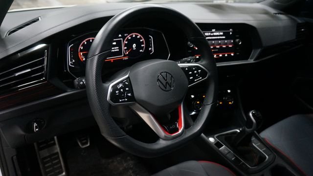 3VW8T7BU4RM010220