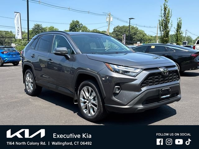 Used 2023 Gray Toyota XLE Premium image 5