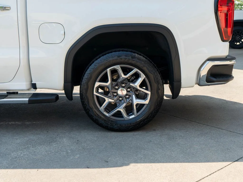2024 GMC Sierra 1500 SLT - Photo 33