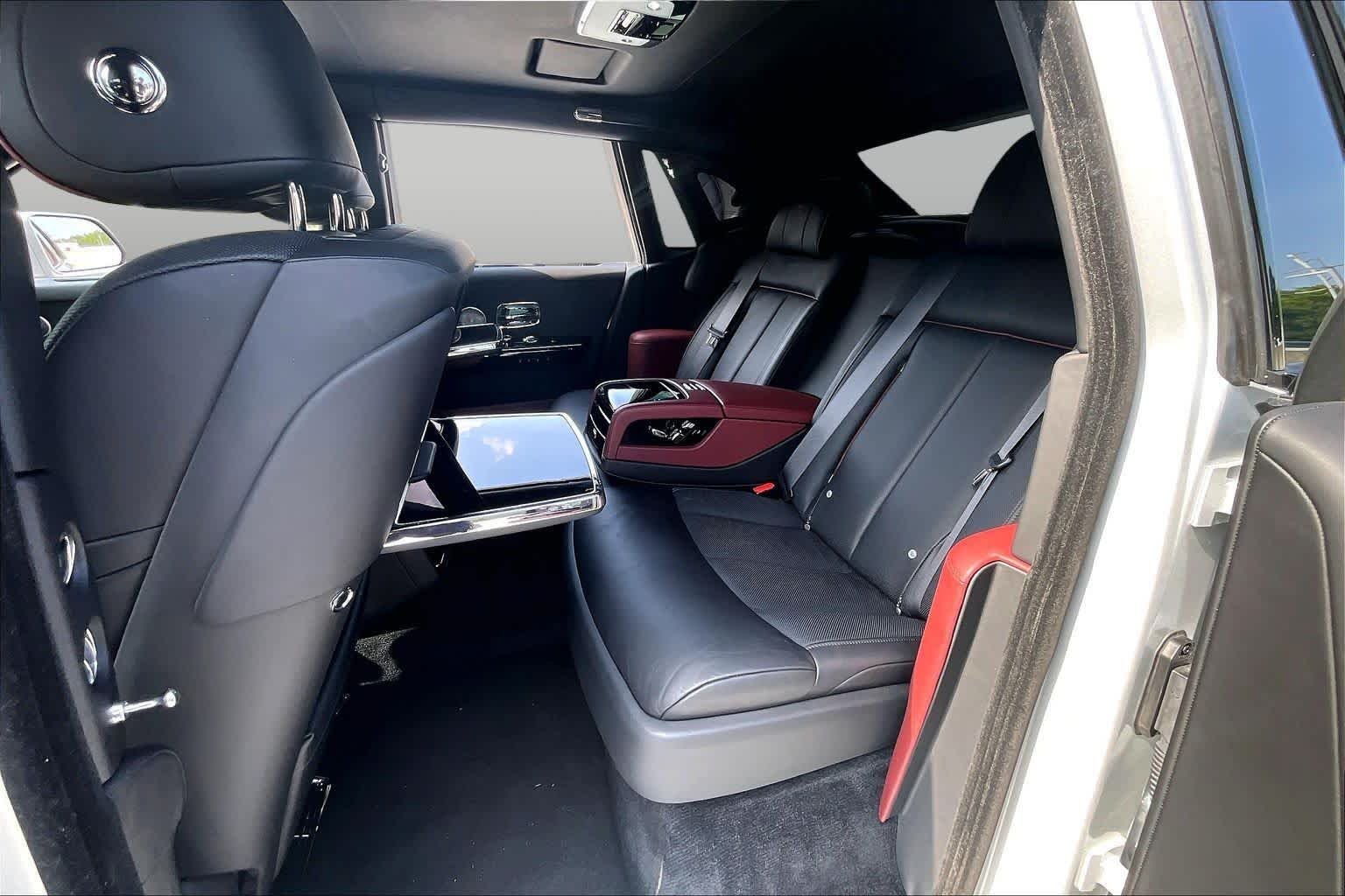 Used 2024 Jubilee Silver Rolls-Royce  image 21