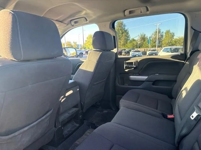 Used 2018 White Chevrolet LT image 11