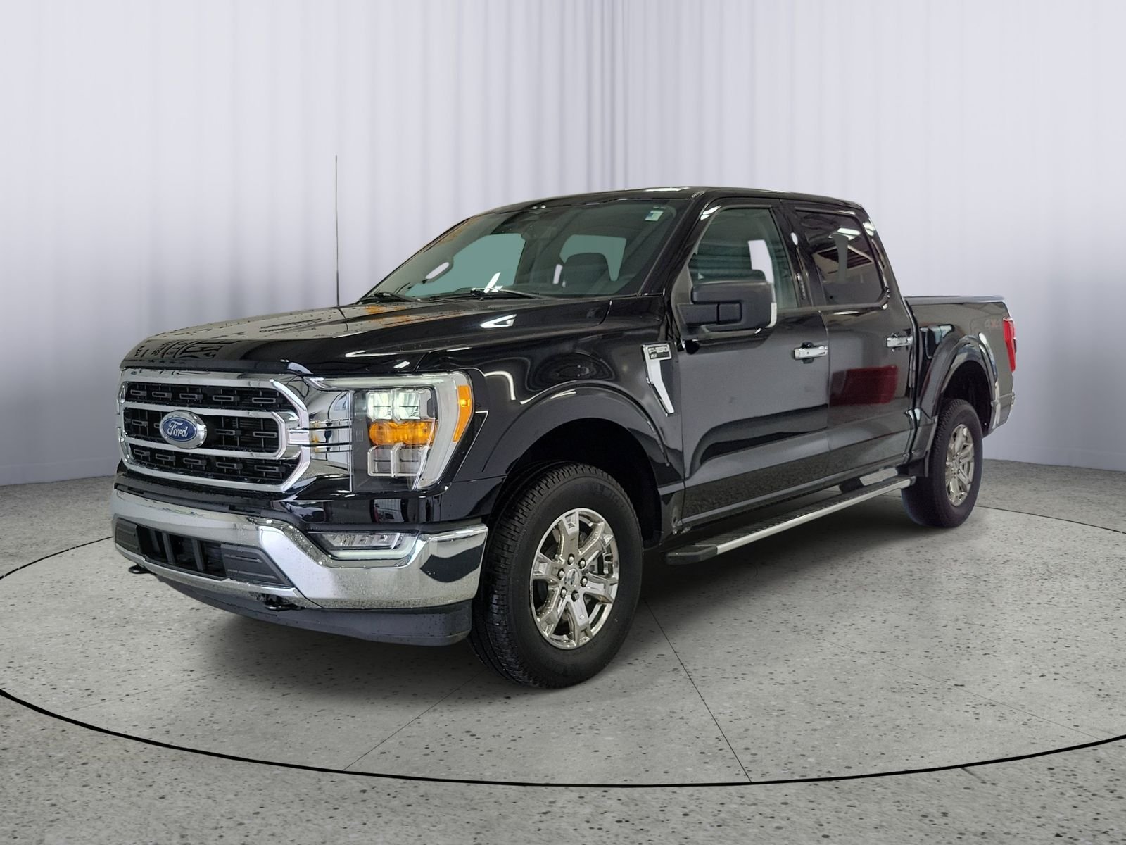 Used 2023 Black Ford XLT image 4