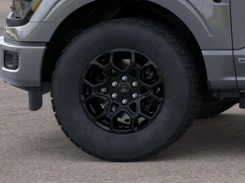 New 2026 Carbonized Gray Metallic Ford XLT image 31