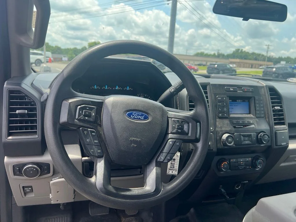 Used 2020 Blue Ford XL image 8