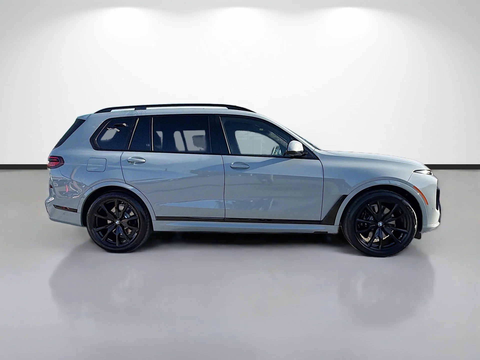 New 2027 Brooklyn Grey Metallic BMW xDrive40i image 2