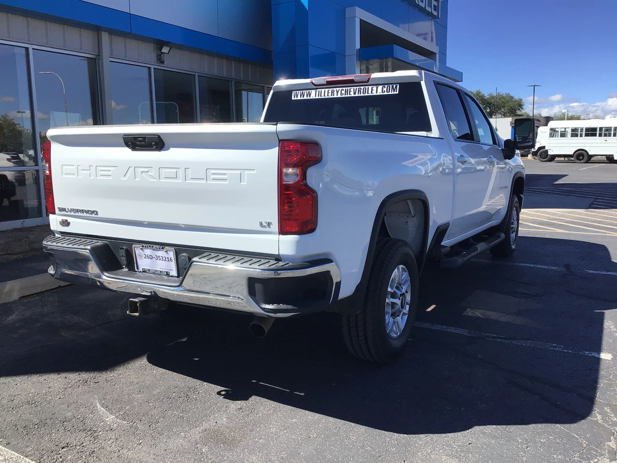 Used 2022 SUMMIT WHITE Chevrolet LT image 5