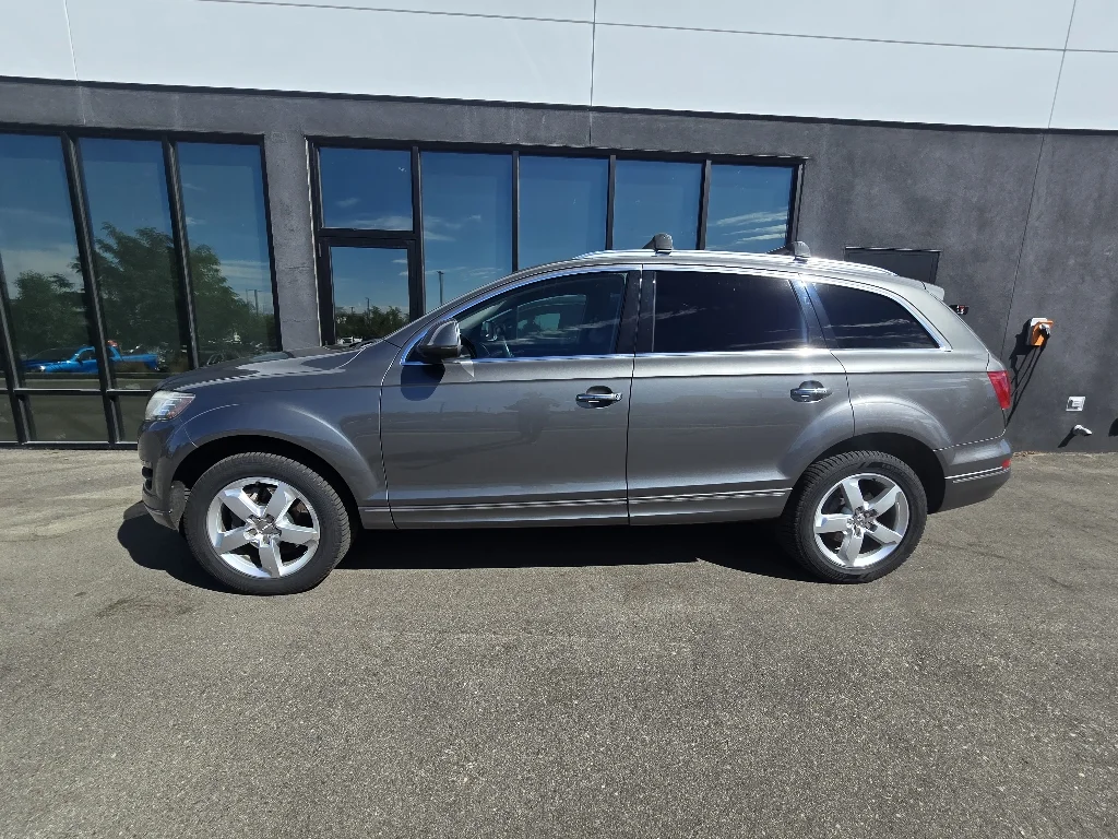 Used 2014 Graphite Gray Metallic Audi 3.0T Premium image 2