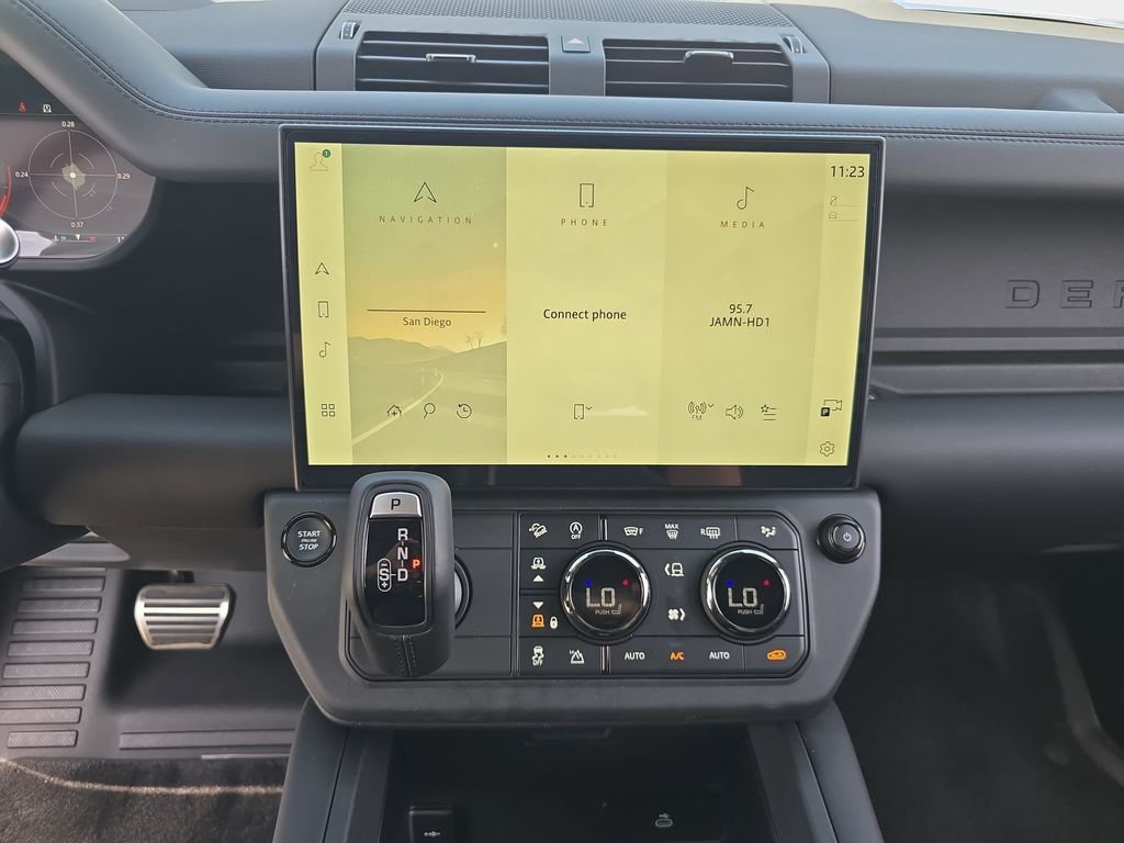 New 2026 Narvik Black Land Rover OCTA Black image 21