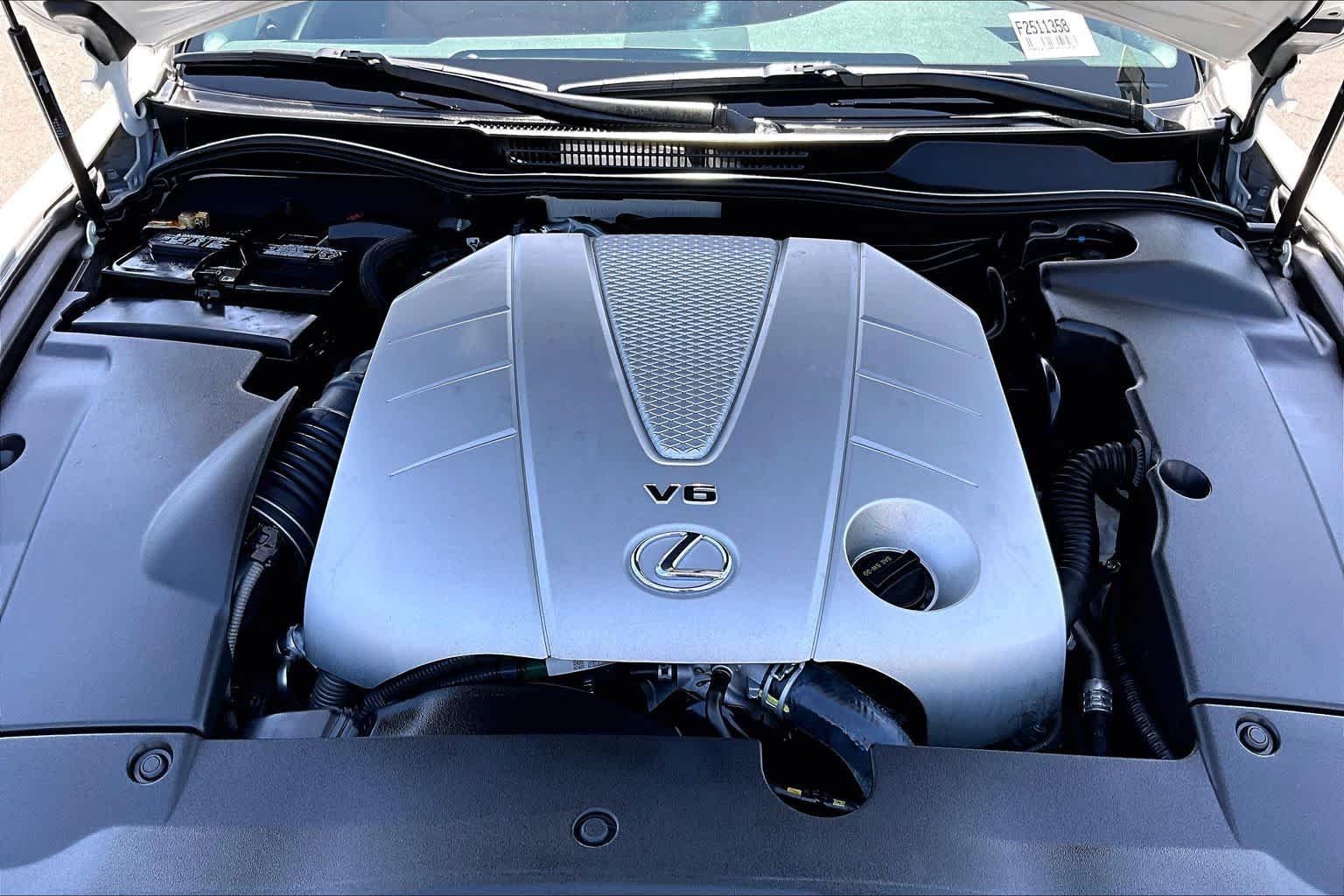 Used 2015 Starfire Pearl Lexus  image 30