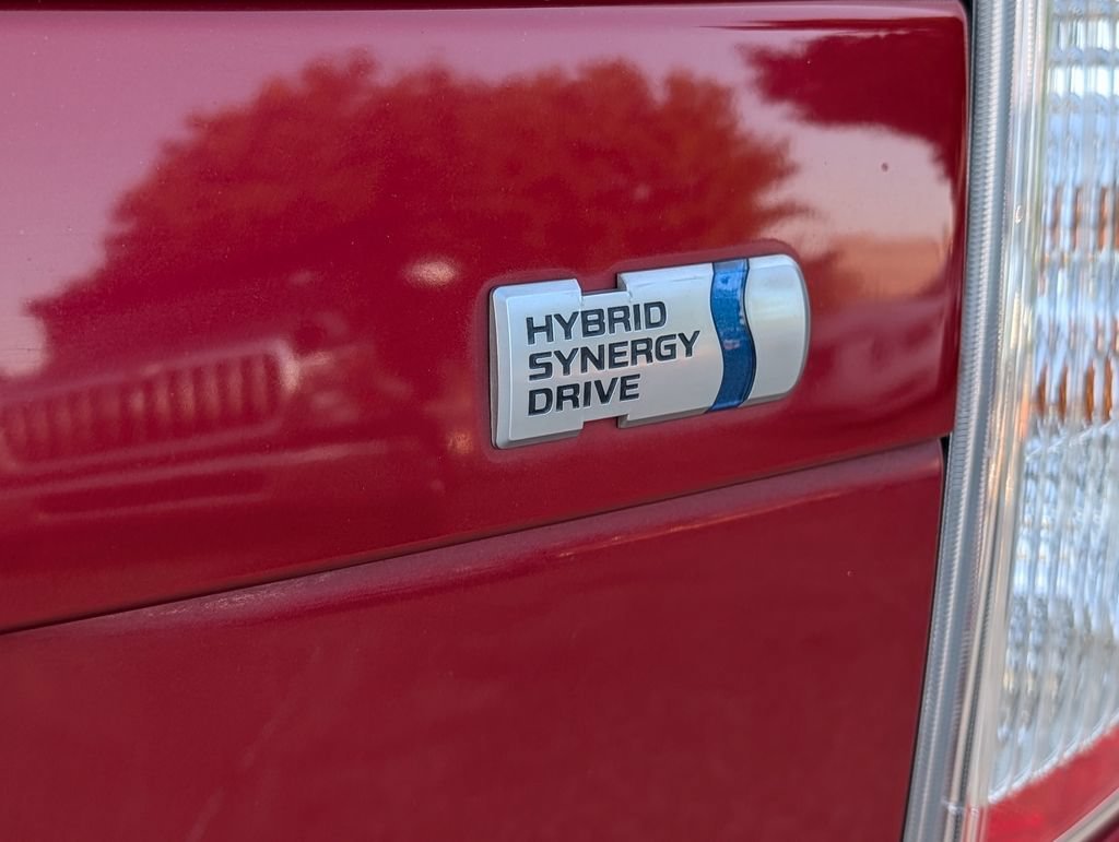 Used 2015  Toyota Four image 31