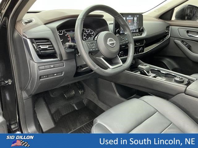 Used 2023 Super Black Nissan SL image 16