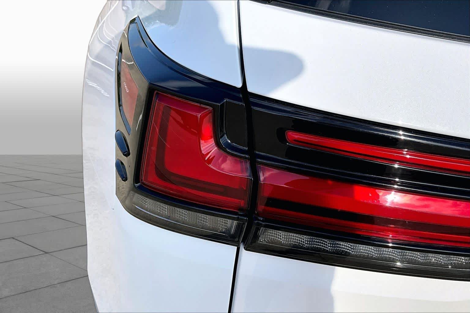 Used 2024 Ultra White Lexus F SPORT image 29