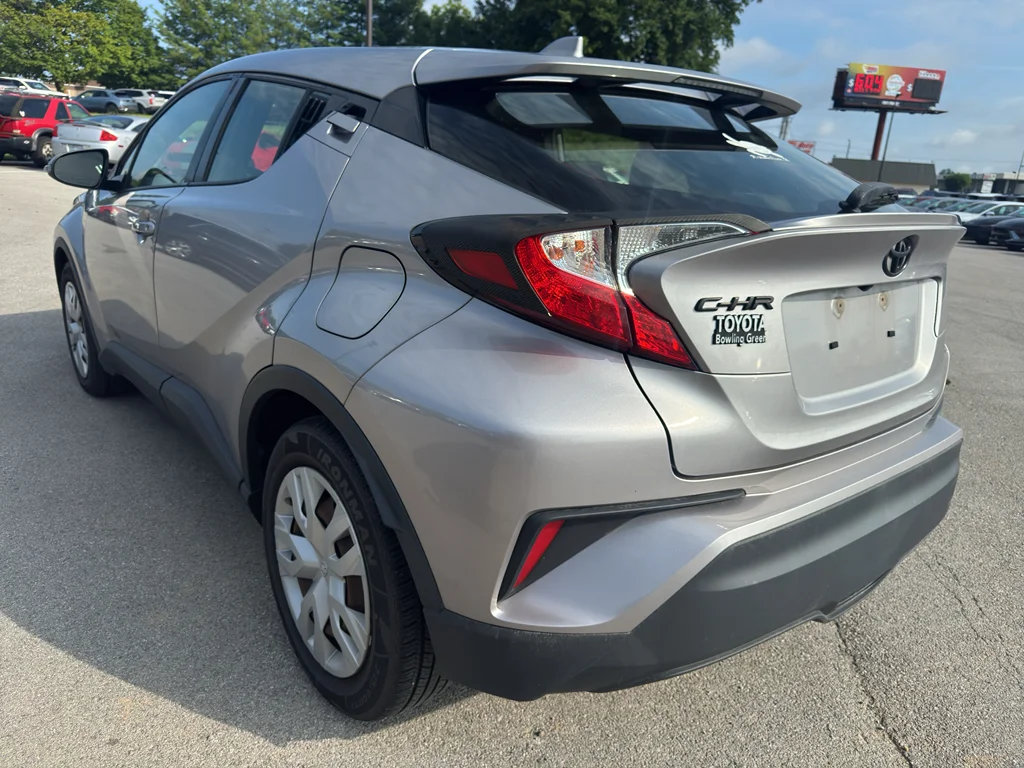 Used 2020 Silver Knockout Metallic Toyota LE image 5