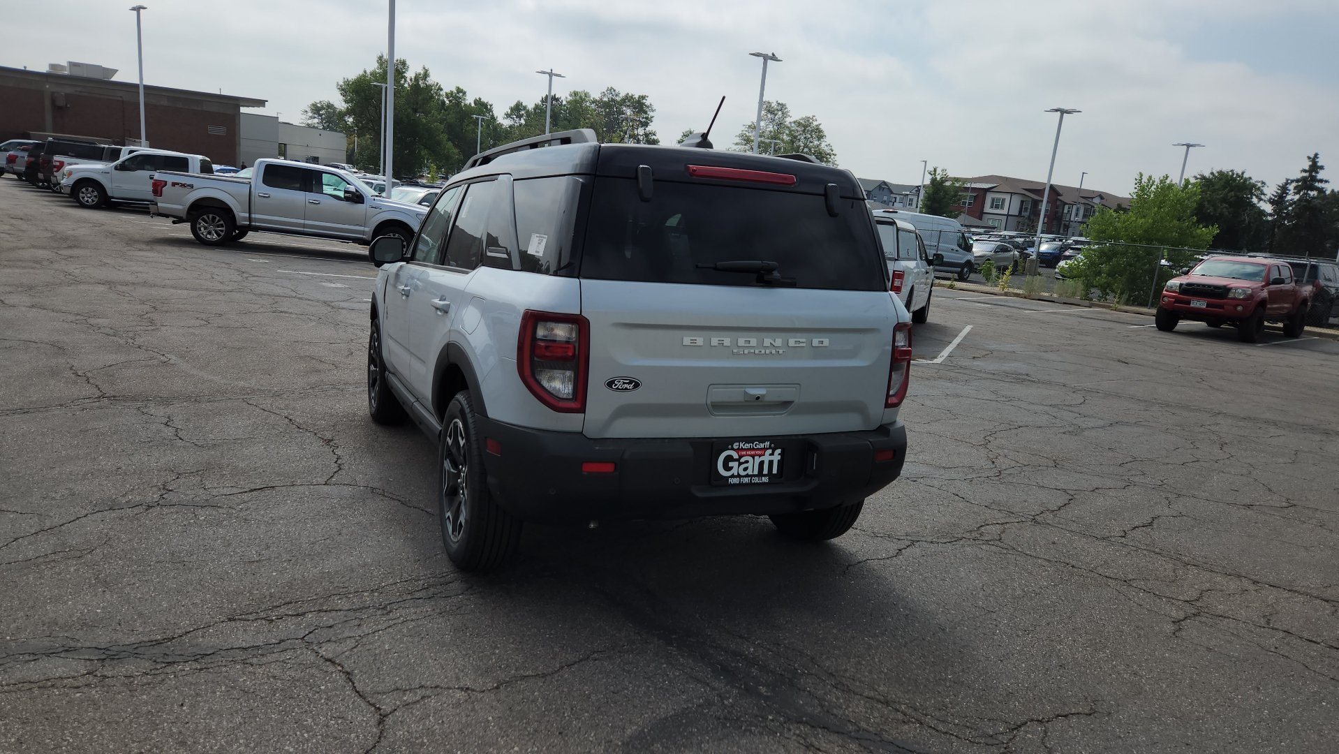 New 2026 Space White Metallic Ford Outer Banks image 4