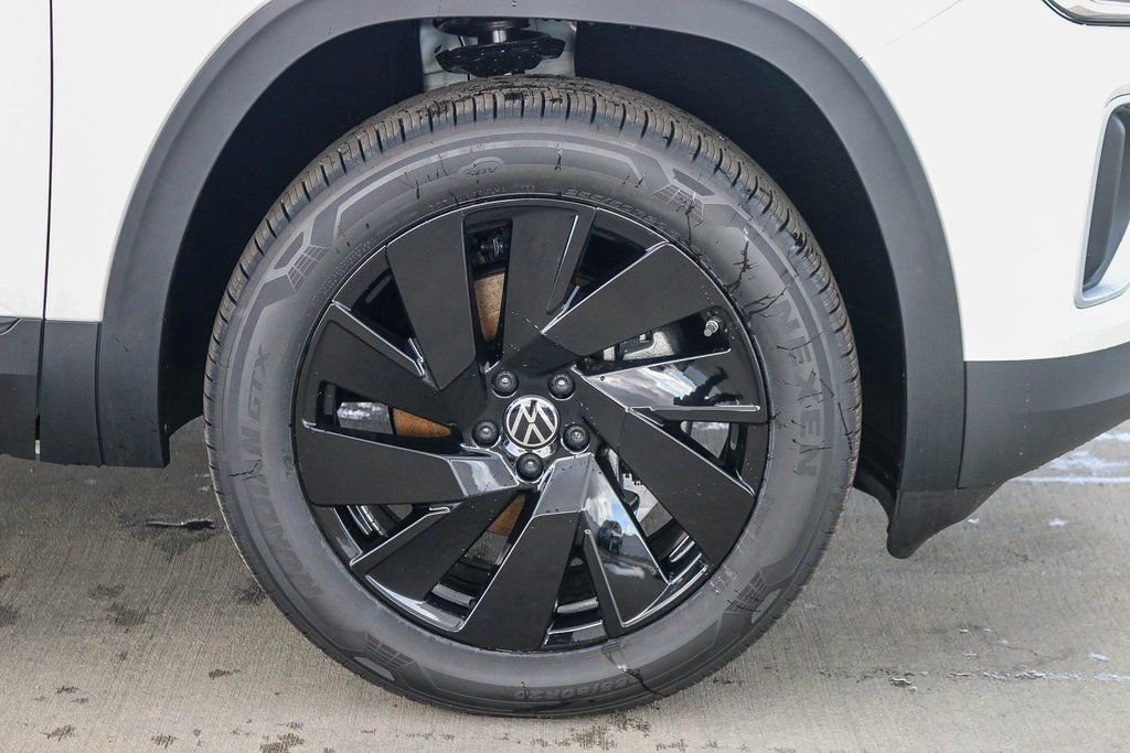 New 2026 White Volkswagen 2.0T SE w/Technology image 12