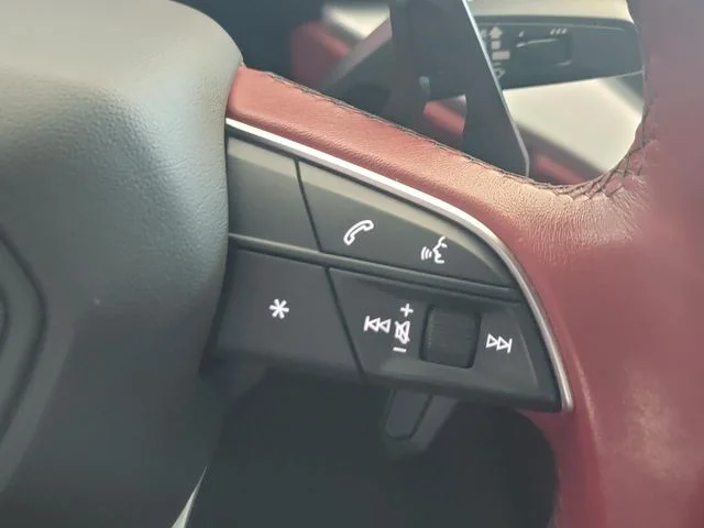 Used 2020  Lamborghini Base image 26