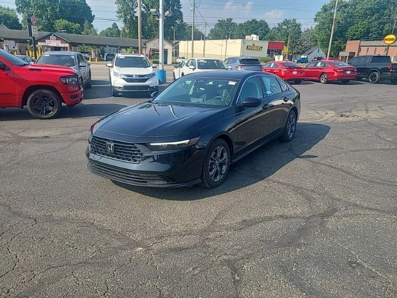 Used 2024  Honda EX image 2