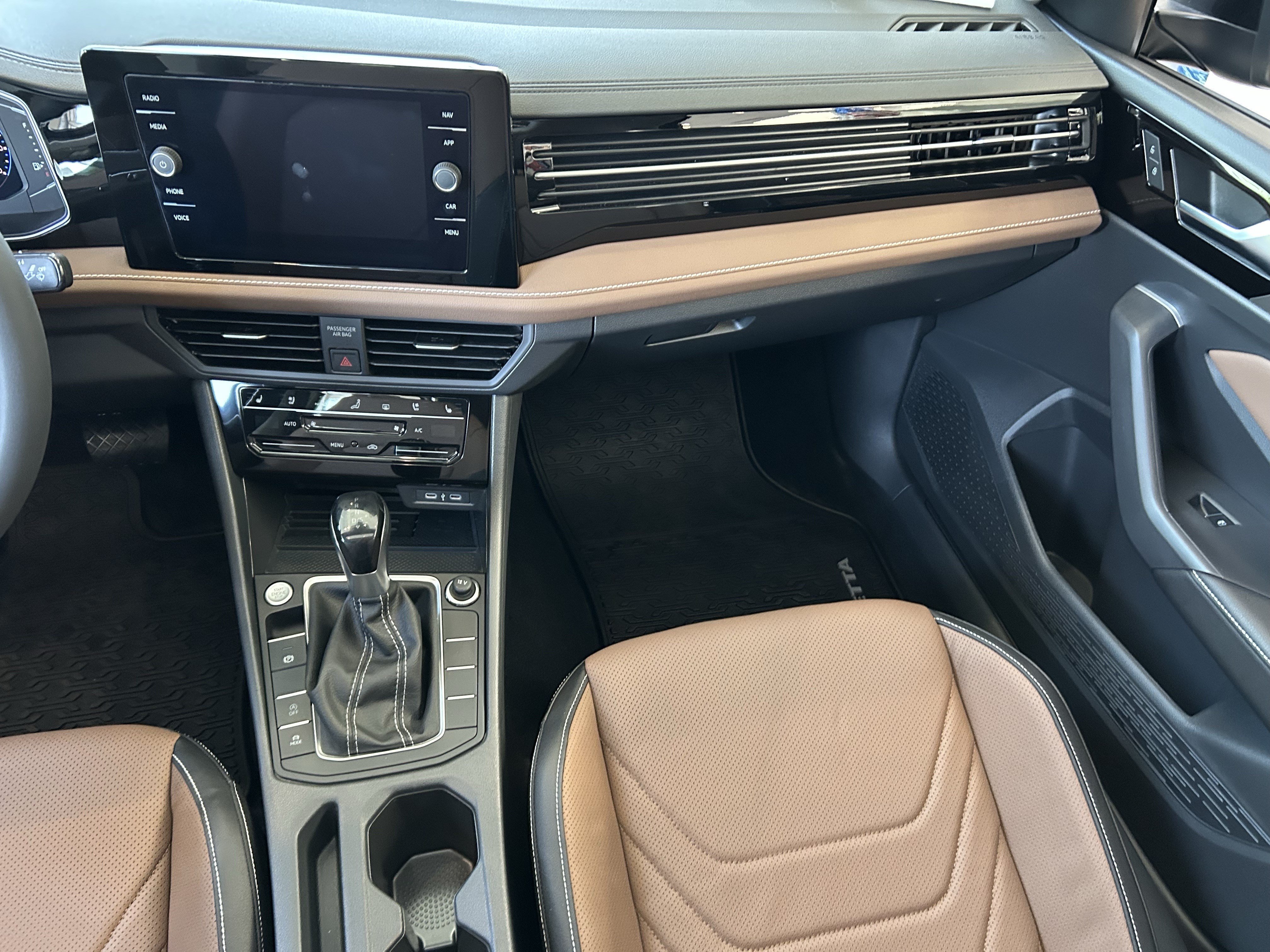 New 2026 Deep Black Pearl Volkswagen SEL image 12