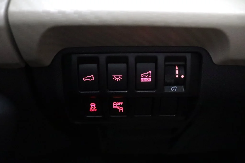Used 2020 White Subaru Premium image 25