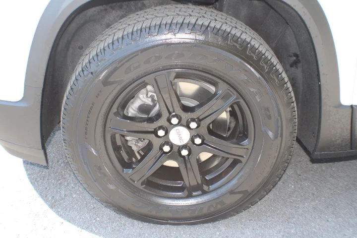 Certified Used 2022 Summit White GMC AT4 image 5