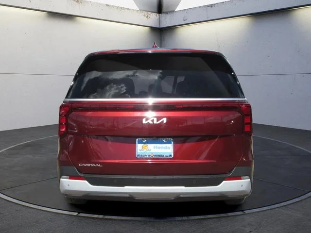 Used 2025 Red Kia LXS image 7