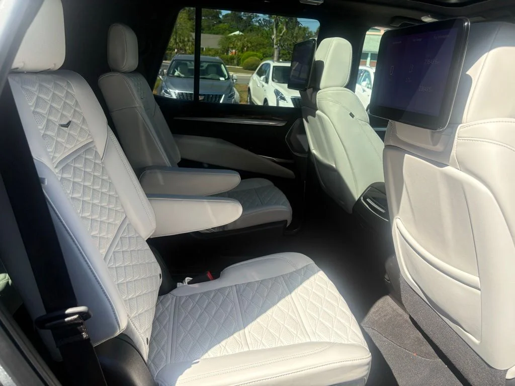 Used 2025 Silver Cadillac Sport Platinum image 16
