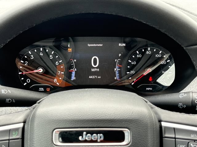 Used 2024 Bright White Clearcoat Jeep Latitude image 13