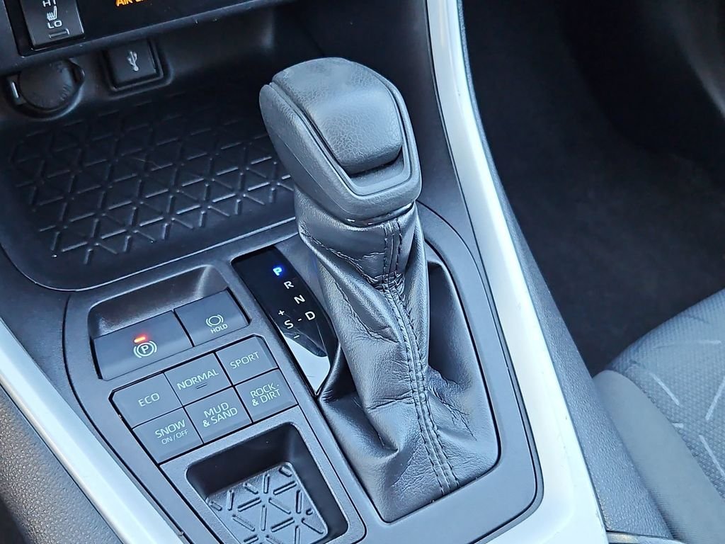 Used 2022 Silver Sky Metallic Toyota XLE image 20