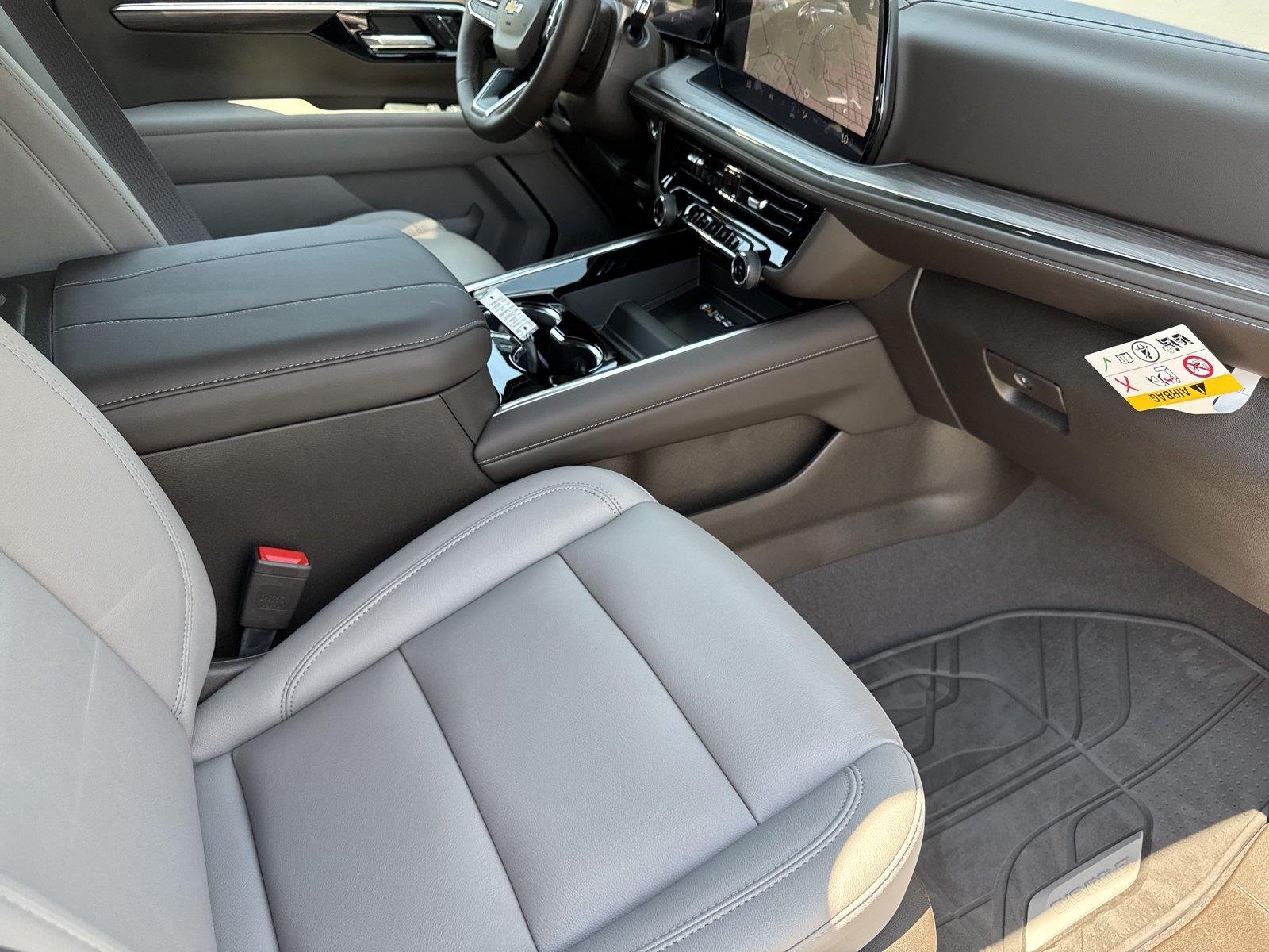 2026 Chevrolet Suburban LT - Photo 37