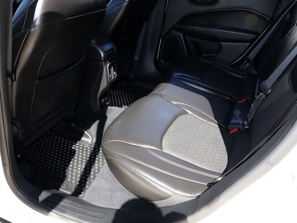 Used 2018 White Clearcoat Jeep Latitude image 26
