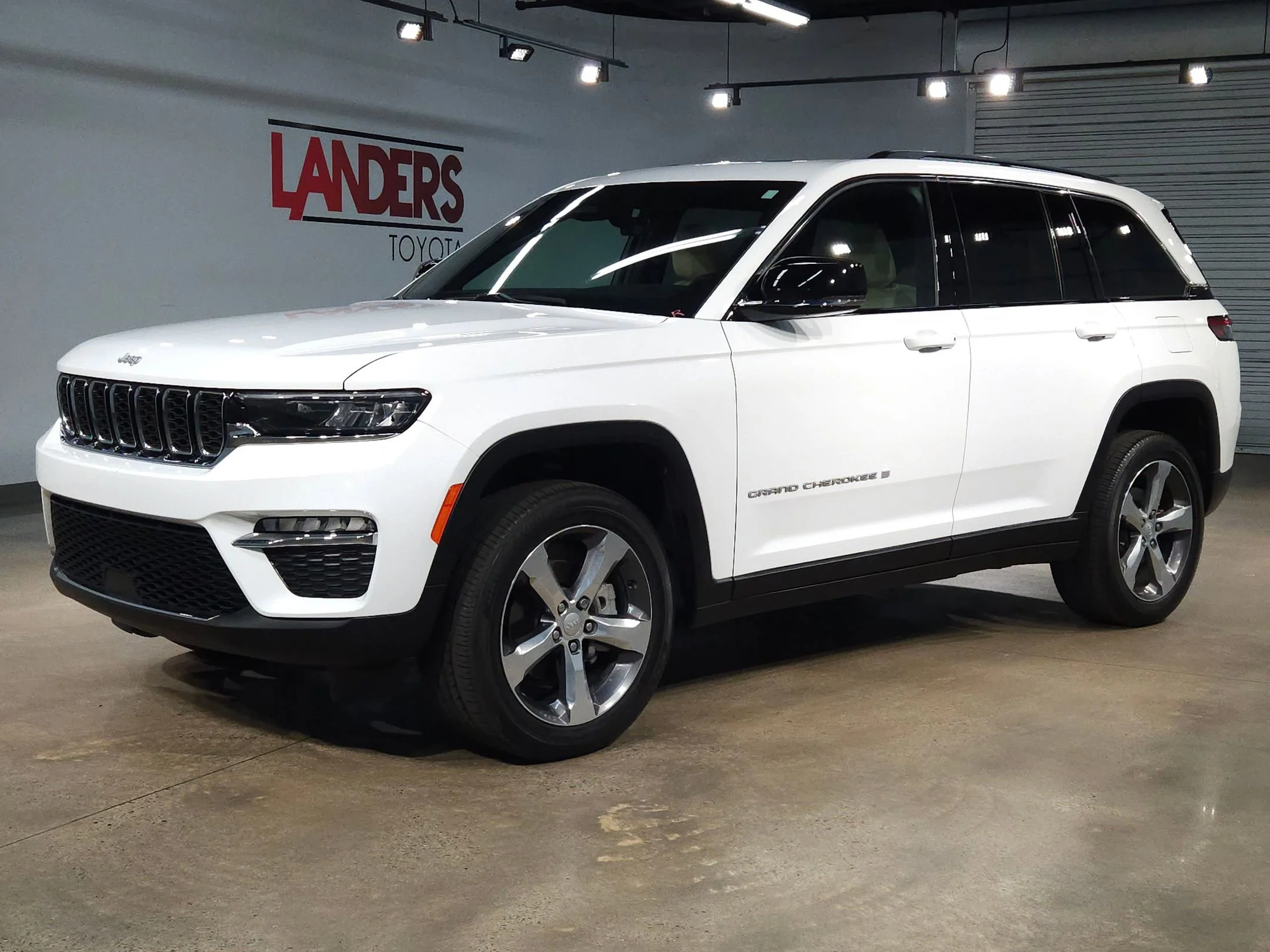 Used 2025 Bright White Clearcoat Jeep Limited image 3