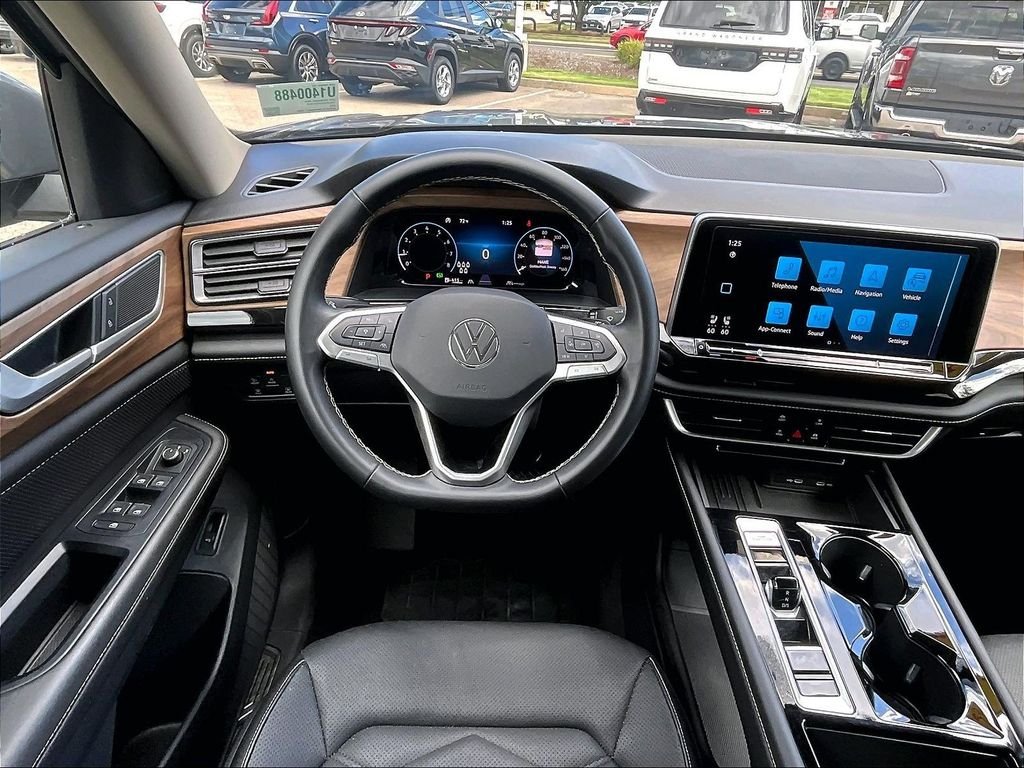 Used 2025 Gray Volkswagen 2.0T SE w/Technology image 18