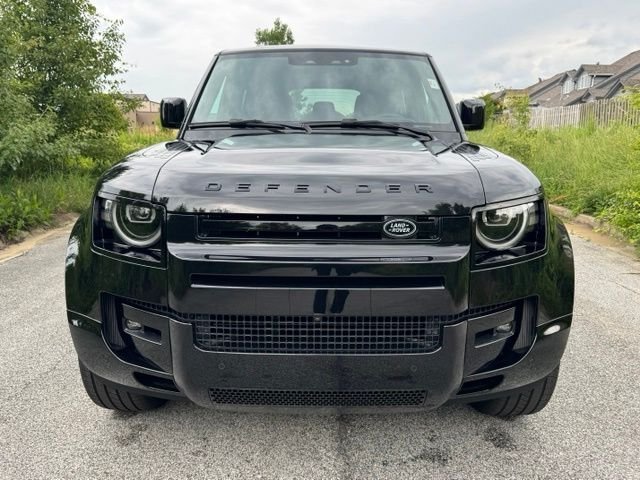 New 2026 Santorini Black Land Rover X-Dynamic SE image 3