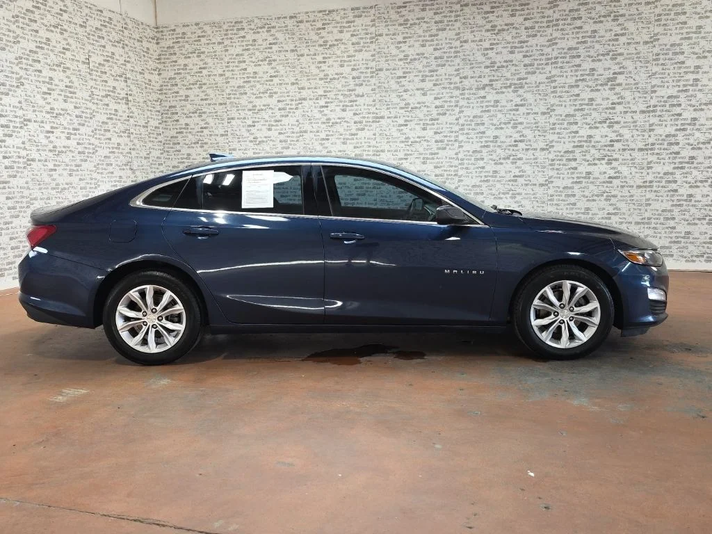 Used 2020 Blue Chevrolet LT image 6