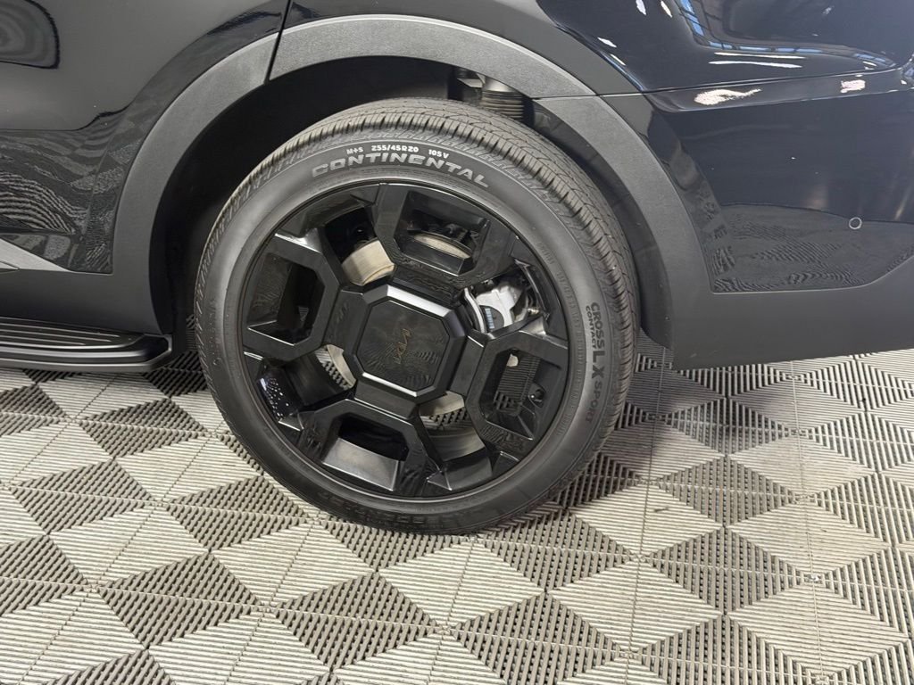 Used 2025 Black Kia X-Line SX Prestige image 12