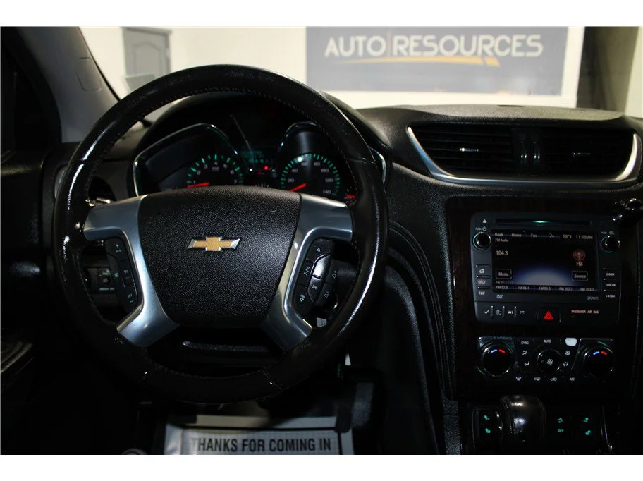 Used 2015 Tungsten Metallic Chevrolet LT image 31