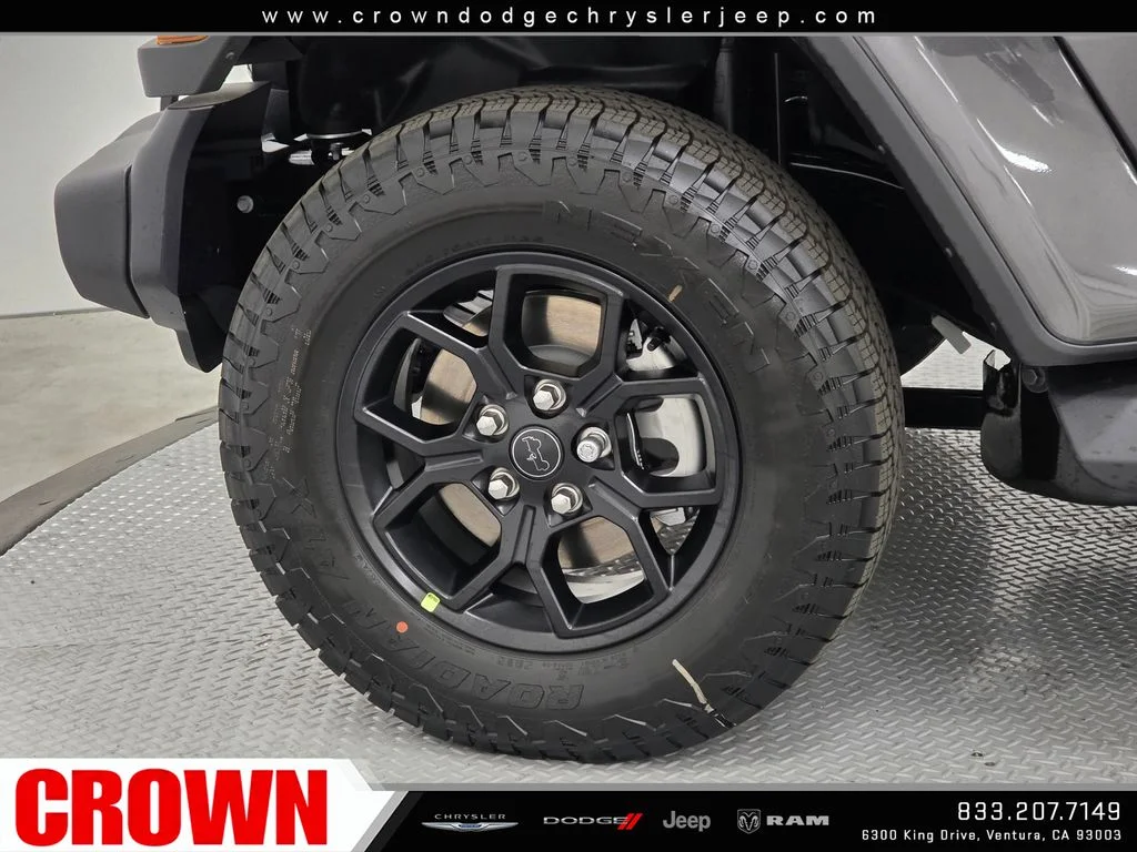 New 2026 Granite Crystal Metallic Clearcoat Jeep  image 9