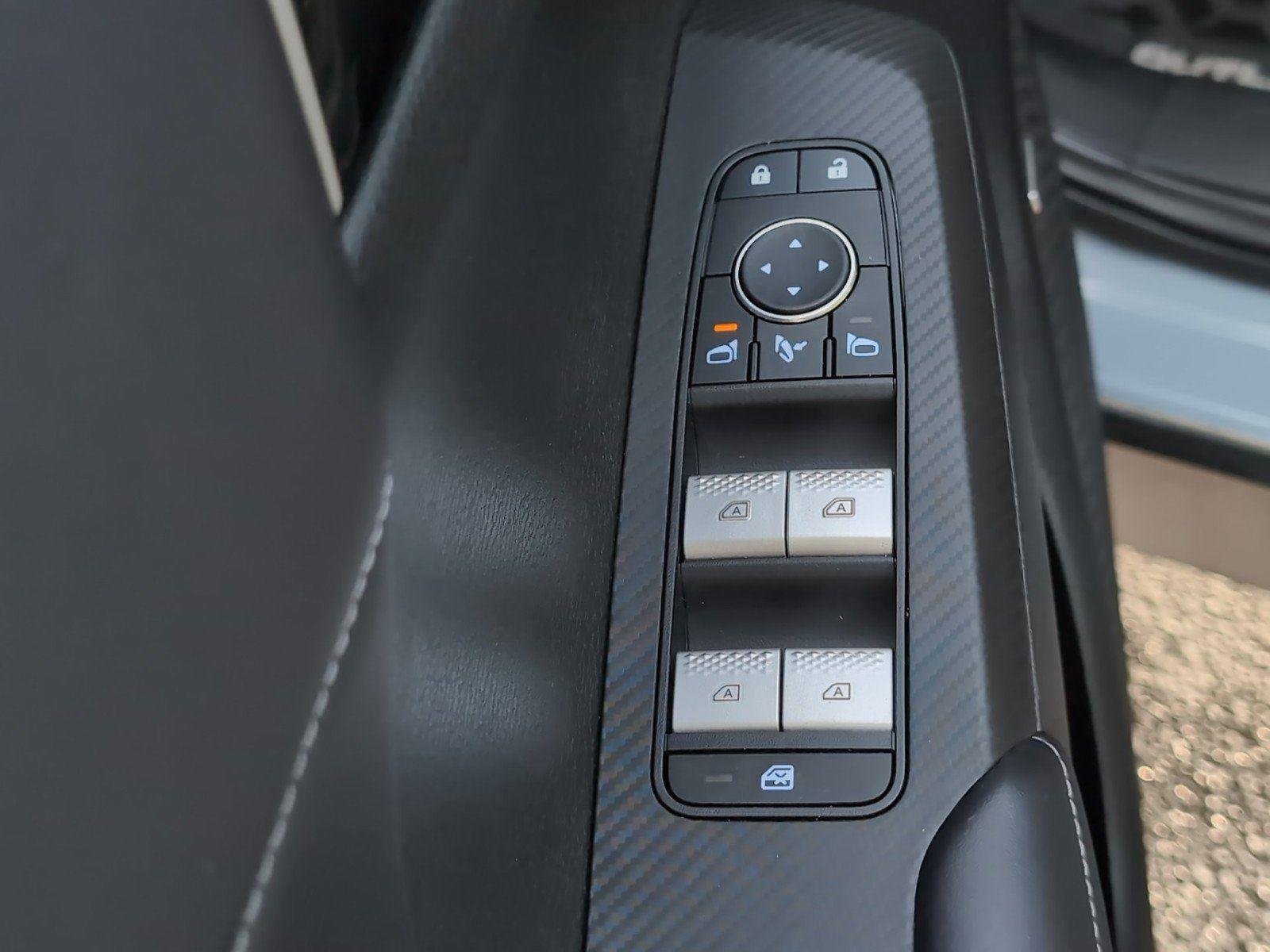 Used 2026  Mitsubishi SE image 18