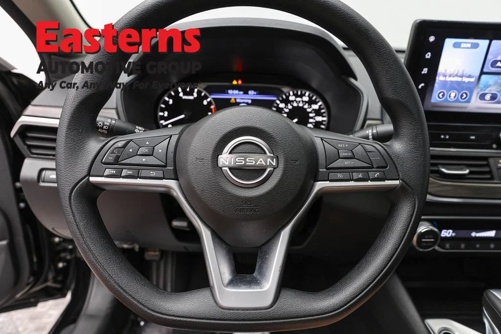 Used 2025 Black Nissan 2.5 SV image 10