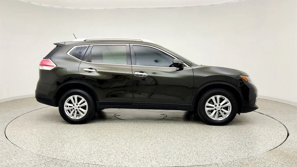 Used 2016 Midnight Jade Nissan AWD 4dr SV image 4