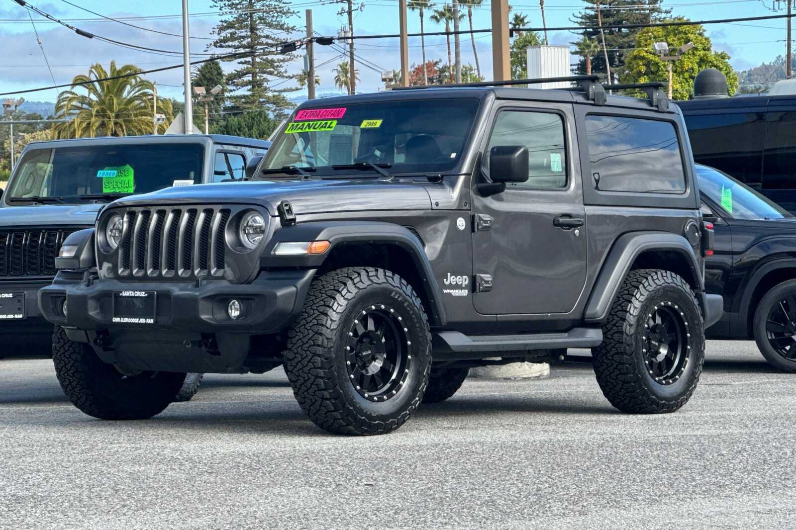 Used 2019 Gray Jeep Sport S image 8